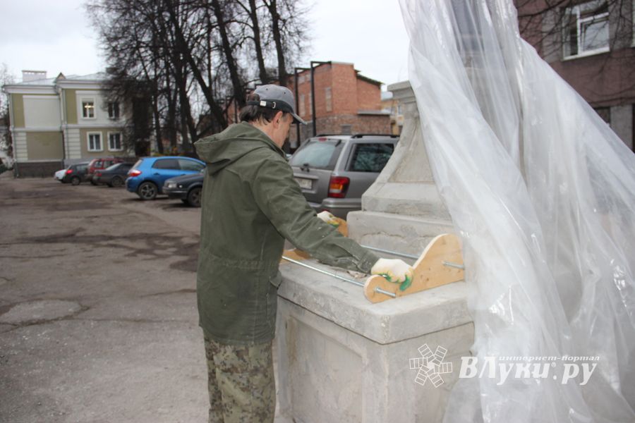 Великолукская семья восстанавливает уникальные фонари (ФОТО)