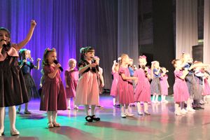 Юные артисты ГДК им. Ленина отметили «Мамин день» (ФОТО)