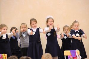 В школе №13 прошёл конкурс «А ну-ка, девочки!» (ФОТО)