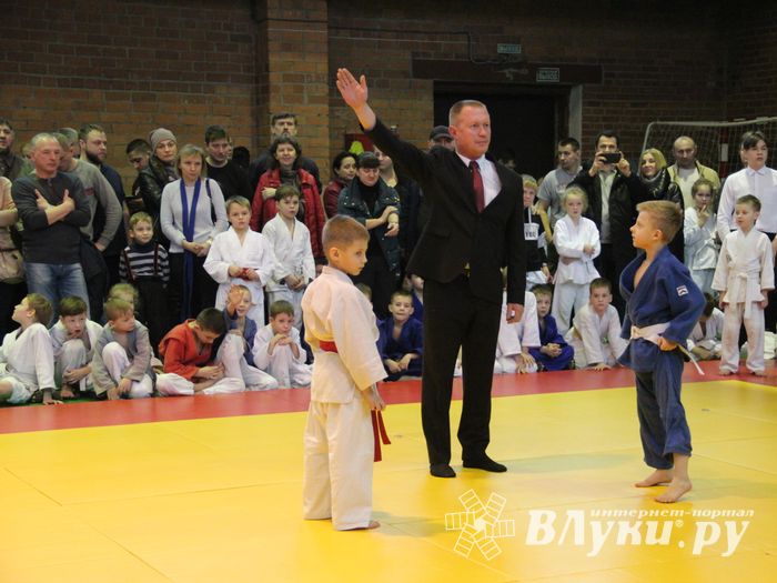 В Великих Луках прошли соревнования, посвященные памяти героев 6-й роты (ФОТО)