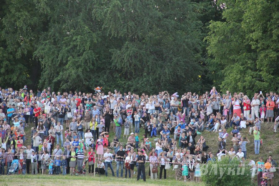 В Великих Луках открылась Международная юбилейная встреча воздухоплавателей (фото)