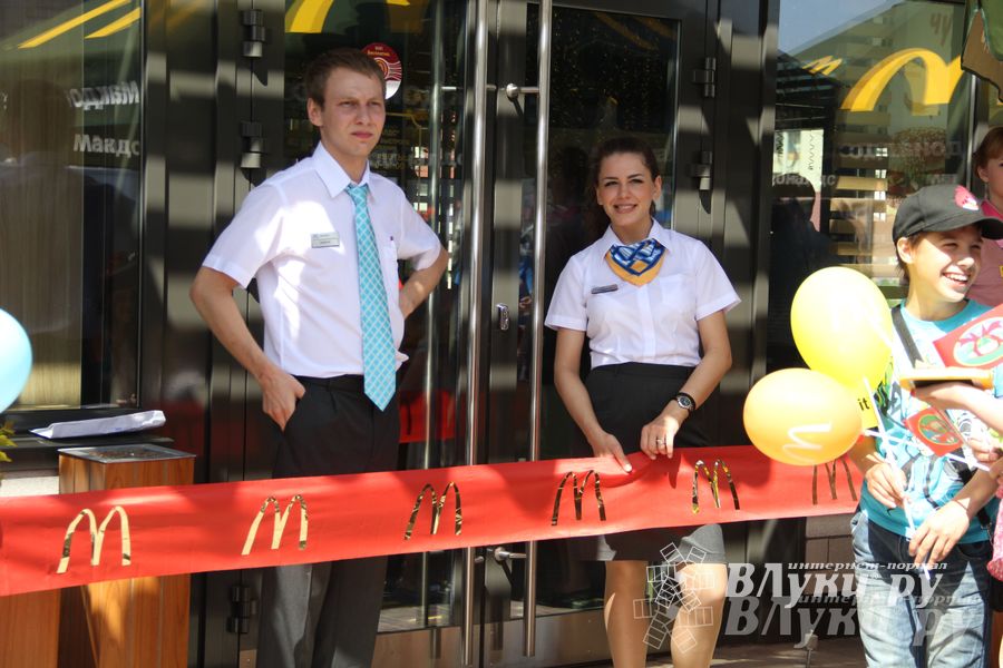 В Великих Луках открылся самый известный в мире общепит (фото)