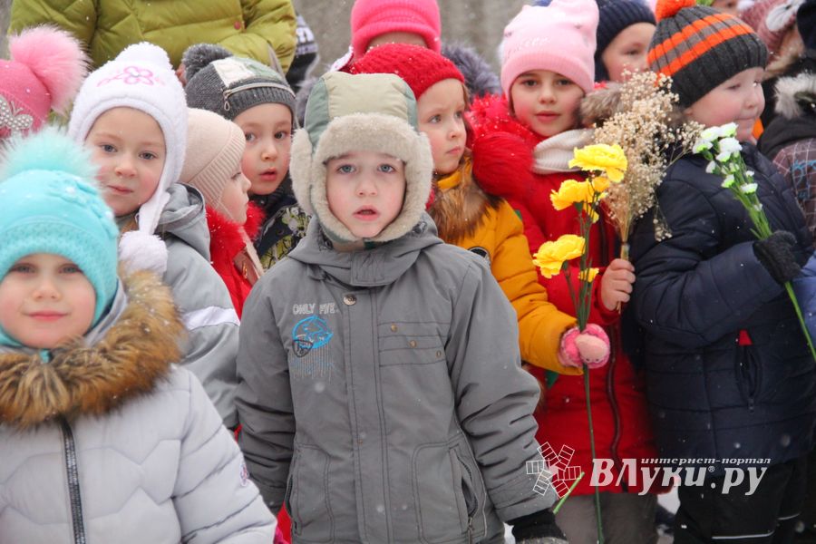 ​Юные великолучане отдали дань памяти героям-железнодорожникам (ФОТО)
