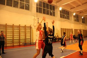 Великолукские баскетболистки борются за Кубок города (ФОТО)