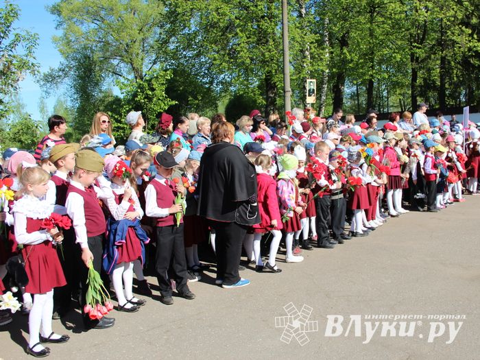 Юные великолучане почтили память бойцов Великой войны (ФОТО)