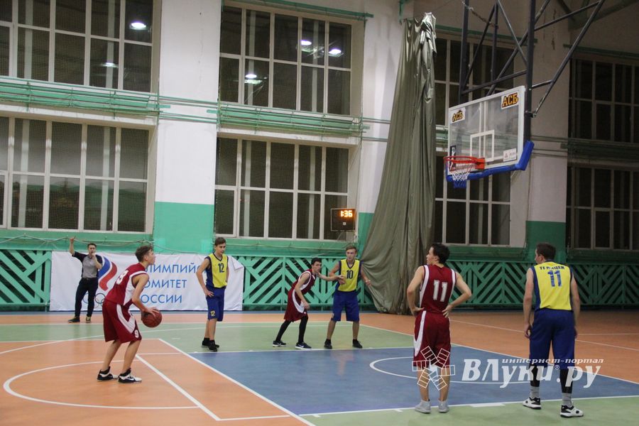 Лицеисты стали абсолютными чемпионами школьной баскетбольной лиги Великих Лук (ФОТО)