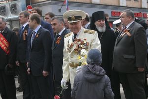 В Великих Луках прошел Военный парад