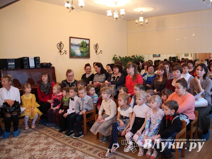 «Красота Божьего мира» в рисунках дошколят Великих Лук (ФОТО)