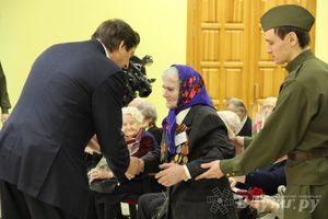 В Великих Луках состоялось вручение юбилейных медалей к 70-летию Победы (фото)