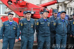 В Великих Луках прошли областные соревнования среди пожарных по спасению пострадавших