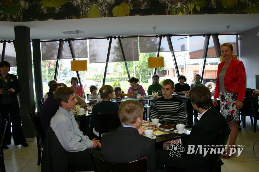 Великолукские школьники посетили "Литературное кафе"