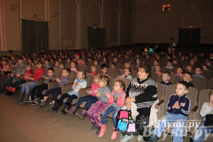 Состоялась премьера спектакля «Однажды в сказке...» (фото)