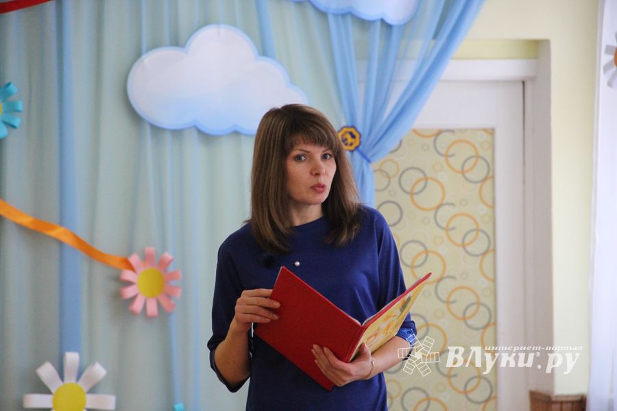 Малыши сада №1 поздравили мам и бабушек с 8 марта