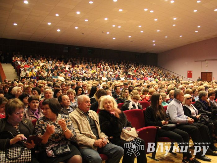 В Великих Луках прошел концерт Анастасии Спиридоновой (ФОТО)