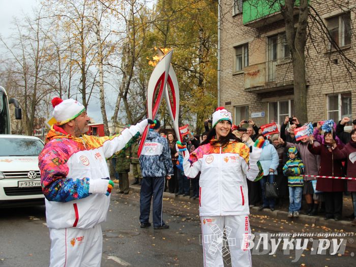 Эстафета Олимпийского огня в Изборске и Пскове