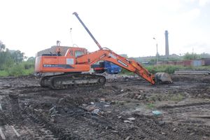 Расчистка местности для строительства путепровода в Великих Луках продолжается (ФОТО)