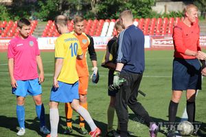 В Великих Луках команда «КПРФ» обыграла команду «Спартака» (фото)