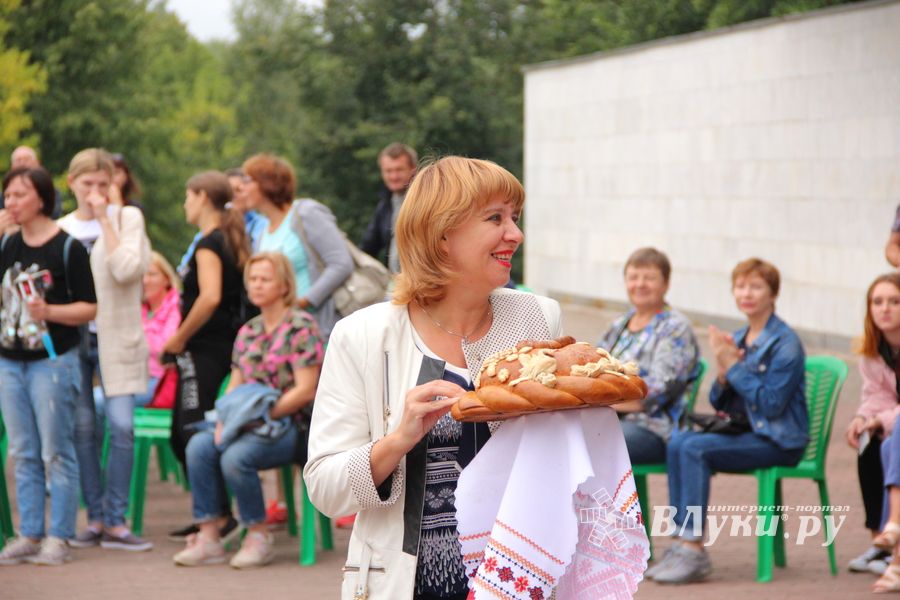 В Великих Луках проходит ​Международный фестиваль-конкурс среди мажореток и барабанщиц (ФОТО)