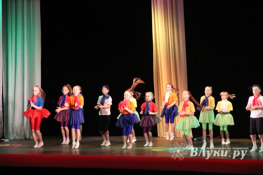 «Великолукская Веснянка» на сцене ДК ЛК