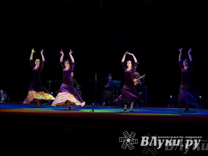В великих Луках выступил московский коллектив фламенко