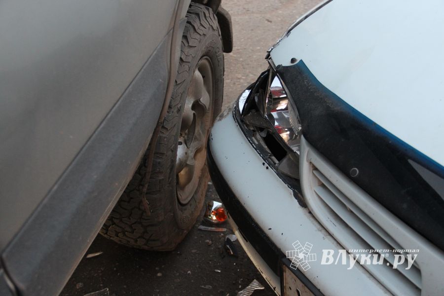 ДТП на перекрёстке Ленина-Зверева (ФОТО)