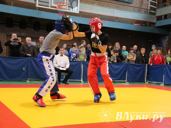 В Великих Луках прошли соревнования по кикбоксингу (ФОТО)