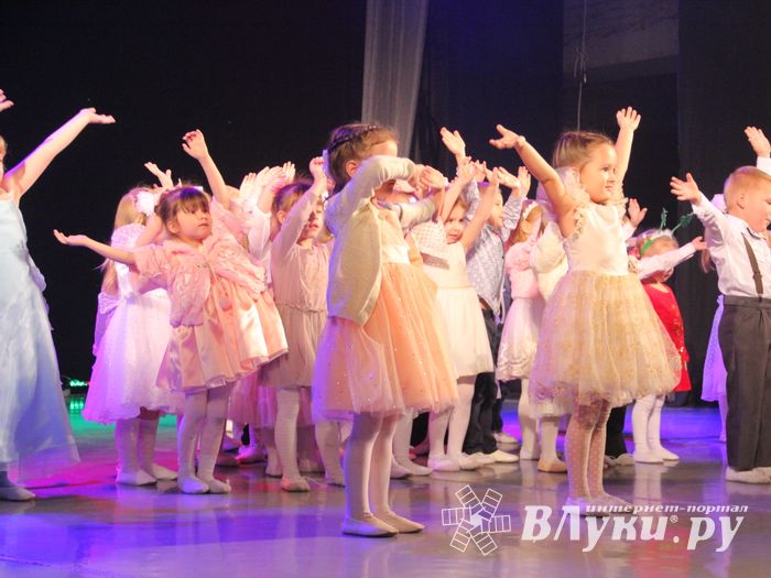 В ГДК им. Ленина встречают Новый год (ФОТО)