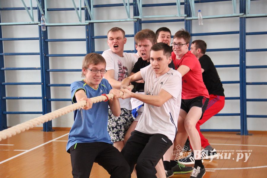 Конкурс «А ну-ка, парни!» прошёл в великолукской гимназии (фото)