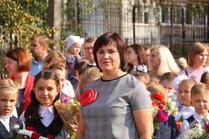 1 сентября в школах Великих Лук прошли Торжественные линейки (ФОТО)