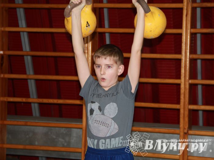 В Великих Луках состоялся Чемпионат по гиревому спорту (фото)