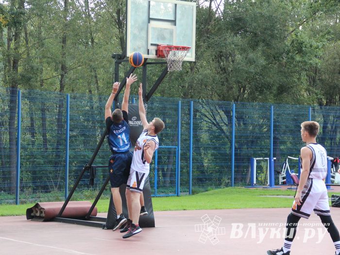 В Великих Луках прошли региональные соревнования «Оранжевый мяч» (ФОТО)