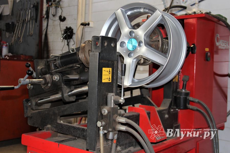 Подарок к Дню автомобилиста в шинном центре «Truck Point» (ФОТО)