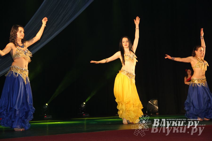 В ДК ЛК прошел музыкально-танцевальный спектакль «Босиком по млечному пути» (фото)