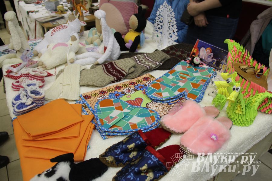 Выставка-ярмарка «Волшебный сундучок» прошла в ДК ЛК