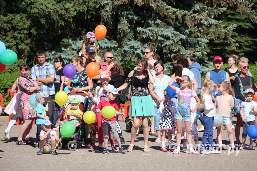 День защиты детей отметили в Великих Луках (ФОТО)