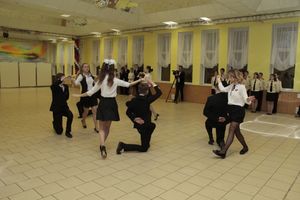 В Великих Луках состоялся кадетско-лицейский бал (ФОТО)