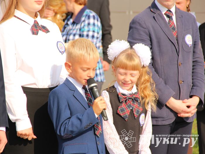 В Великих Луках открыли новый корпус школы №6 (ФОТО)