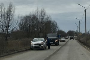 На улице Гражданской после ДТП затруднено движение (ФОТО)