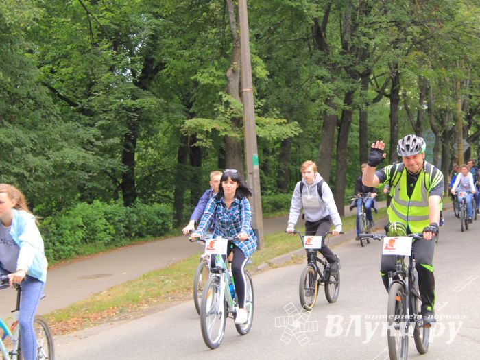 В Великих Луках прошёл Велопарад (ФОТО)