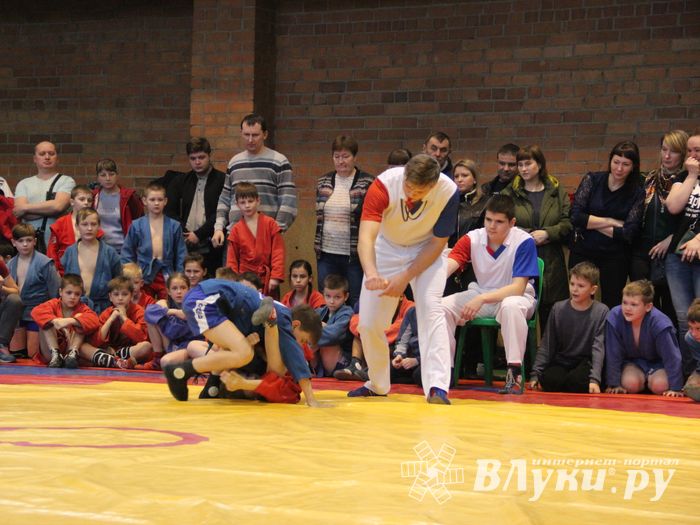 В Великих Луках прошли соревнования, посвященные памяти героев 6-й роты (ФОТО)