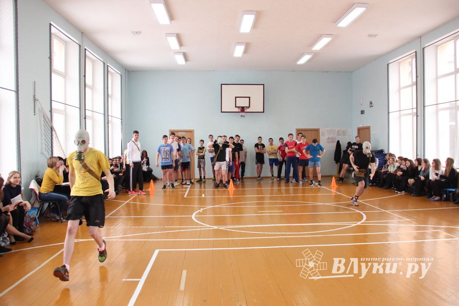 Конкурс «А ну-ка, парни!» прошёл в великолукской гимназии (фото)