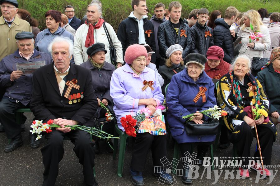 В Великих Луках почтили память погибших в Великой Отечественной войне