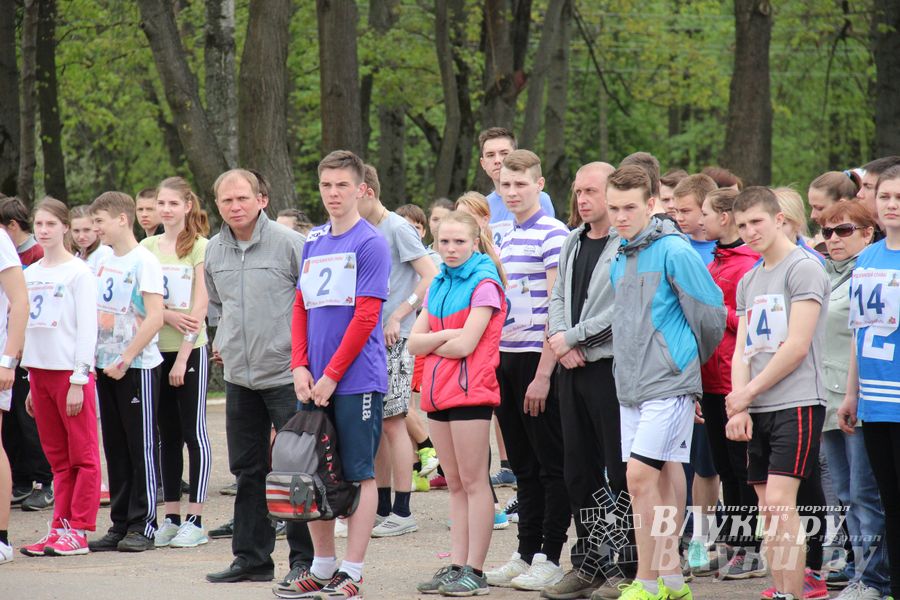 В Великих Луках прошла весенняя городская эстафета (фото)