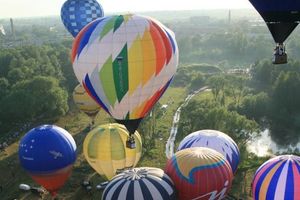 Открытие XVII Международной встречи воздухоплавателей в Великих Луках. Фото ФВС