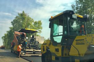 В Великолукском районе продолжается ремонт дорог (ФОТО)