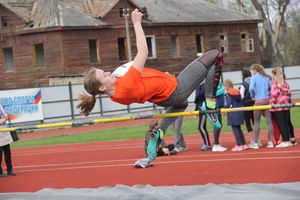 В Великих Луках проходят соревнования «Шиповка юных» (ФОТО)