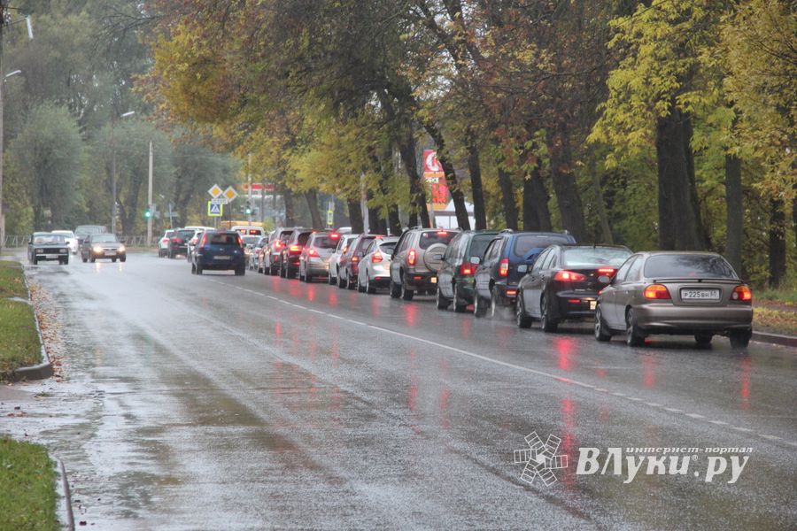 На проспекте Гагарина – огромная пробка (ФОТО)