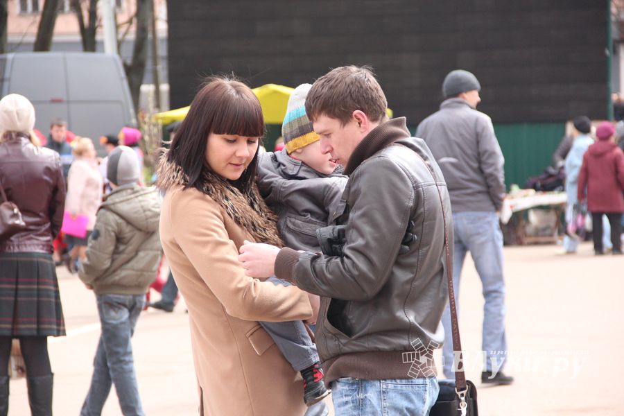 В Великих Луках проходит Весенняя ярмарка