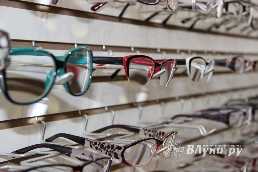 В Великих Луках открылся первый антикризисный магазин «FixZone» (ФОТО)