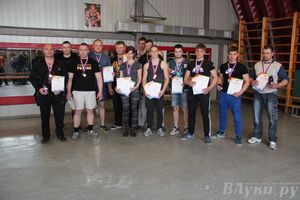 Первенство по русскому жиму штанги и силе хвата прошло в Великих Луках